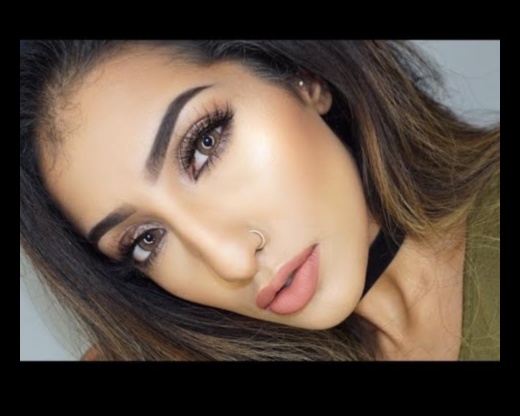 Rapid și uimitor Cum să obțineți strălucirea machiajului de petrecere de ultimă oră 3 Rapid și uluitor: obținerea strălucirii machiajului de petrecere de ultimă oră