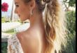 De la Valuri de plajă la Updos: Explorând coafuri blonde versatile