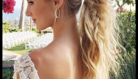 De la Valuri de plajă la Updos: Explorând coafuri blonde versatile