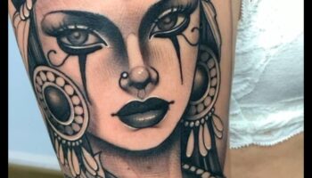 Impresii iconice: dezvăluirea narațiunilor simbolice despre tatuaje