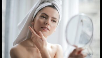 Ritualuri de îngrijire a pielii pentru stiluri de viață ocupate: eficientizarea rutinei pentru rezultate