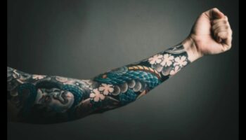 Simboluri sacre: Narațiuni simbolice de cerneală dezvăluite